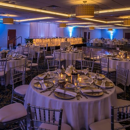 Crowne Plaza Hotel And Suites Pittsburgh South By Ihg Mt. Lebanon Exterior photo