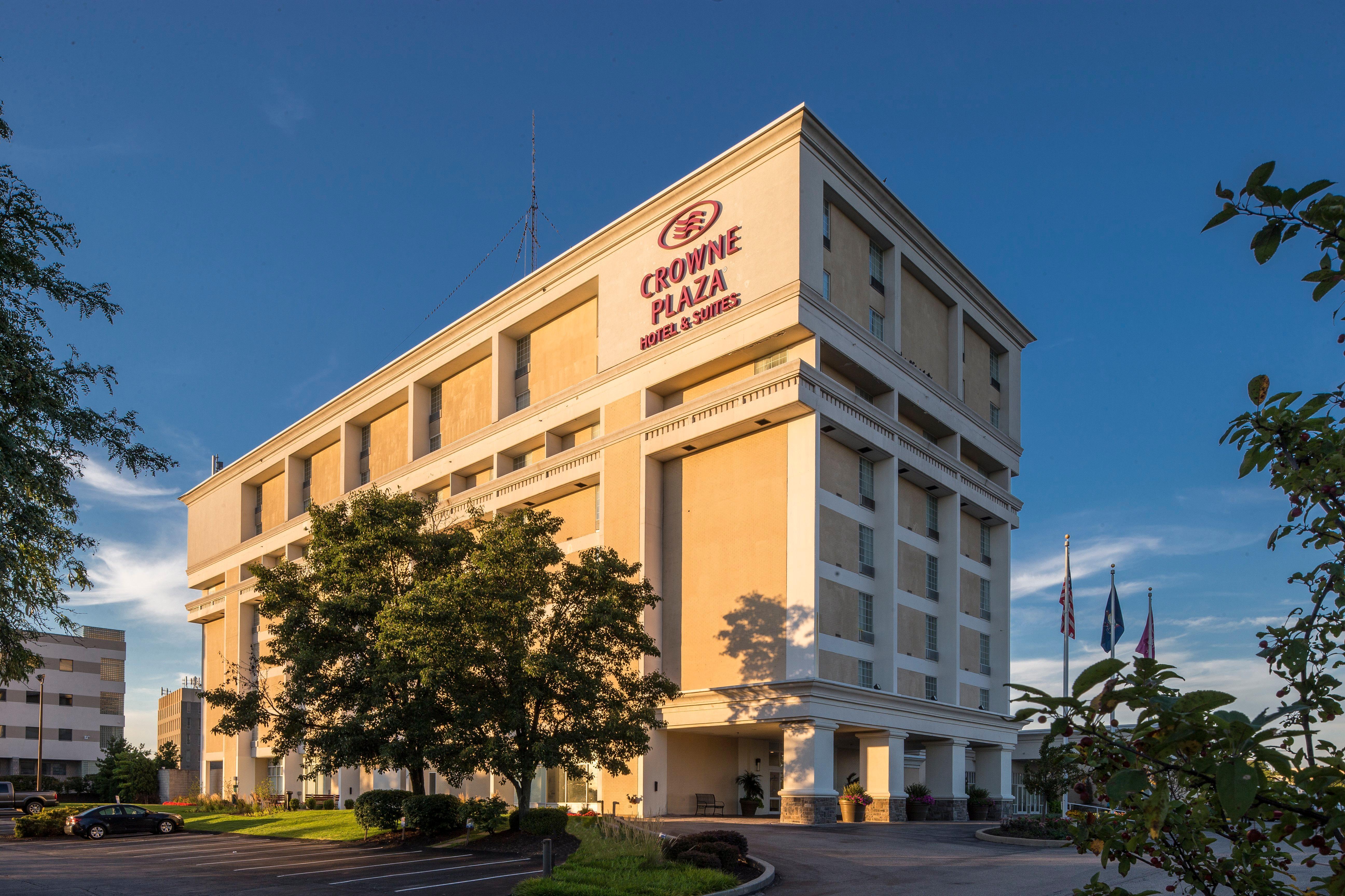 Crowne Plaza Hotel And Suites Pittsburgh South By Ihg Mt. Lebanon Exterior photo