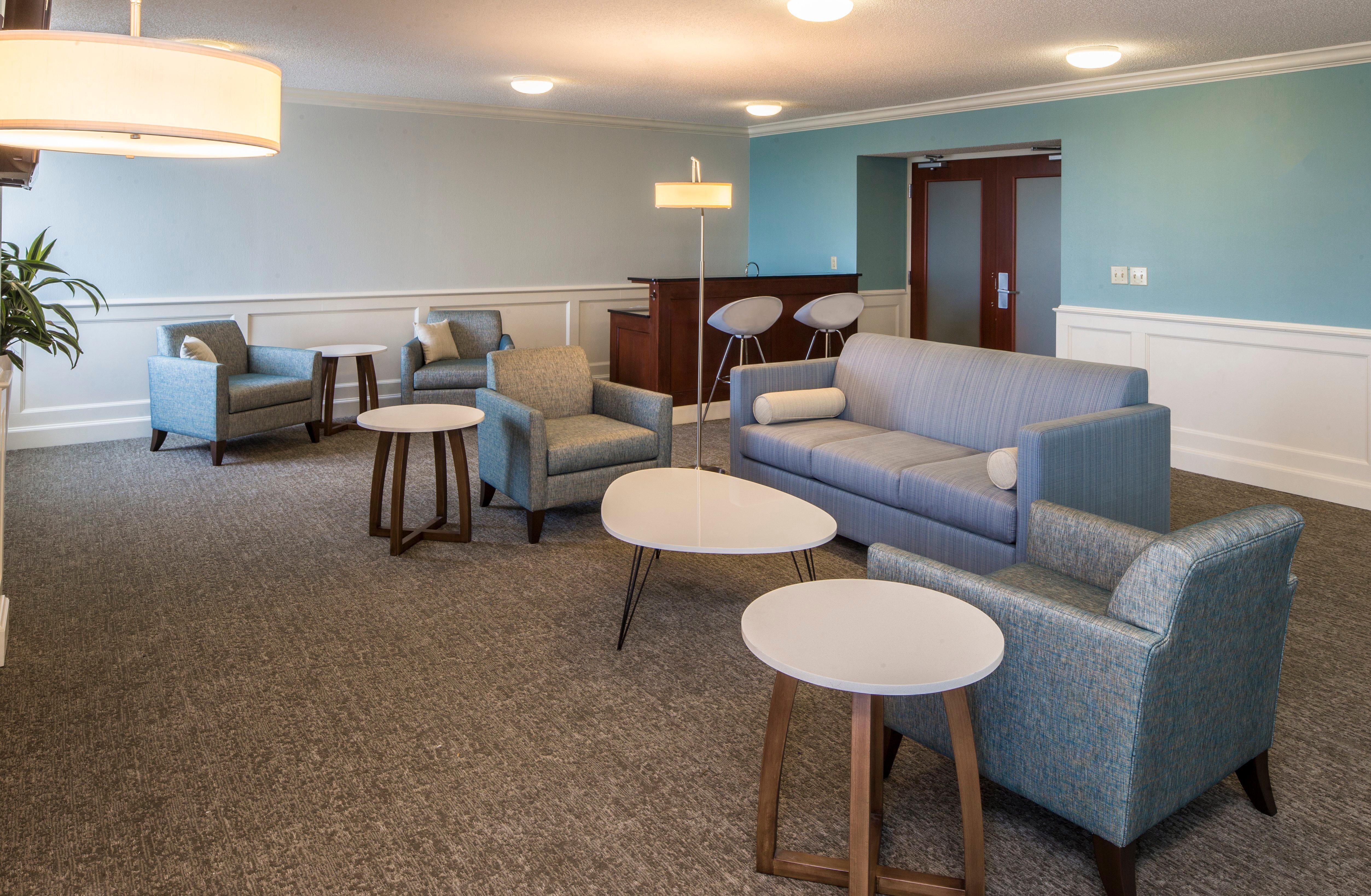 Crowne Plaza Hotel And Suites Pittsburgh South By Ihg Mt. Lebanon Exterior photo