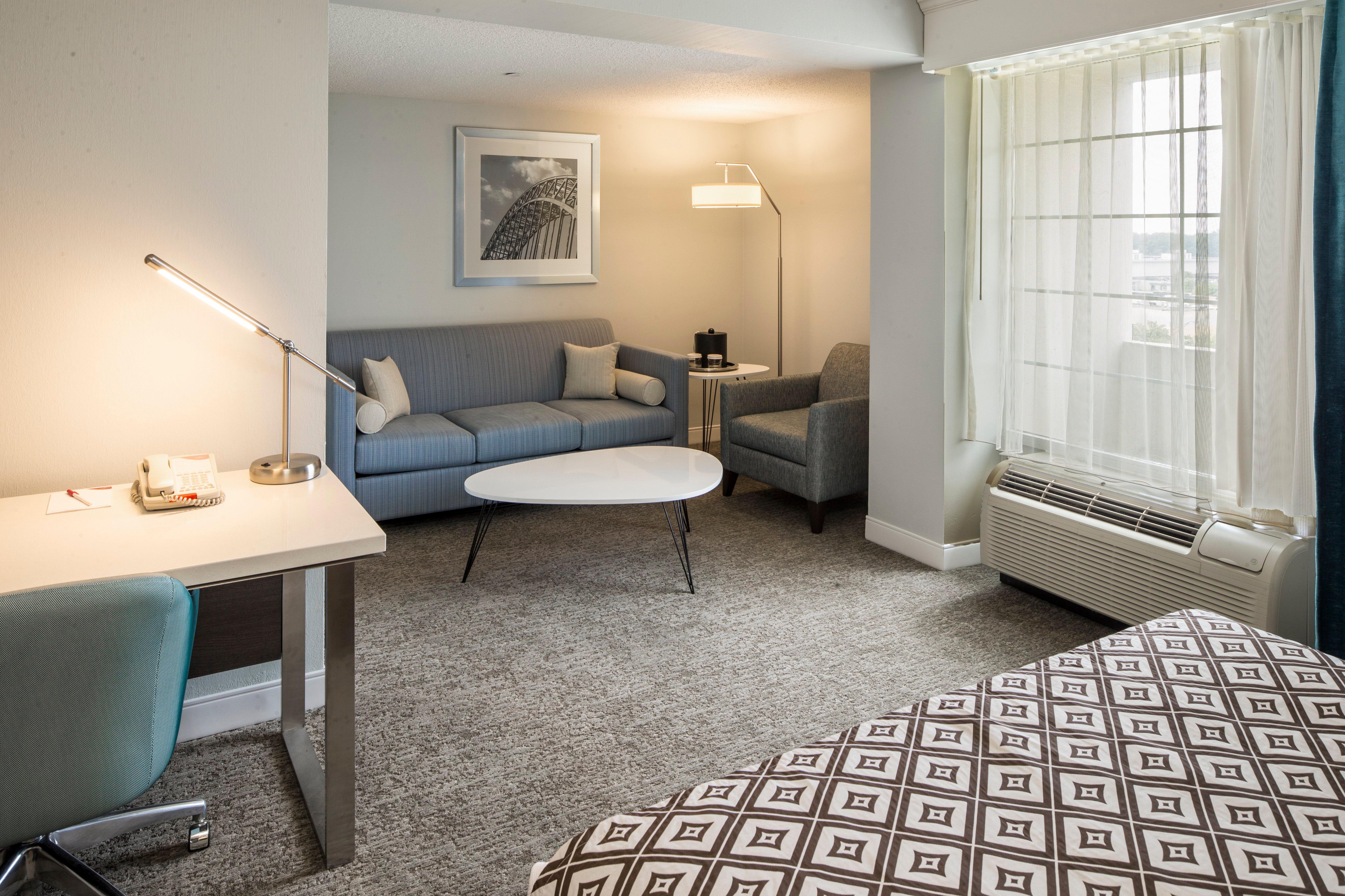 Crowne Plaza Hotel And Suites Pittsburgh South By Ihg Mt. Lebanon Exterior photo