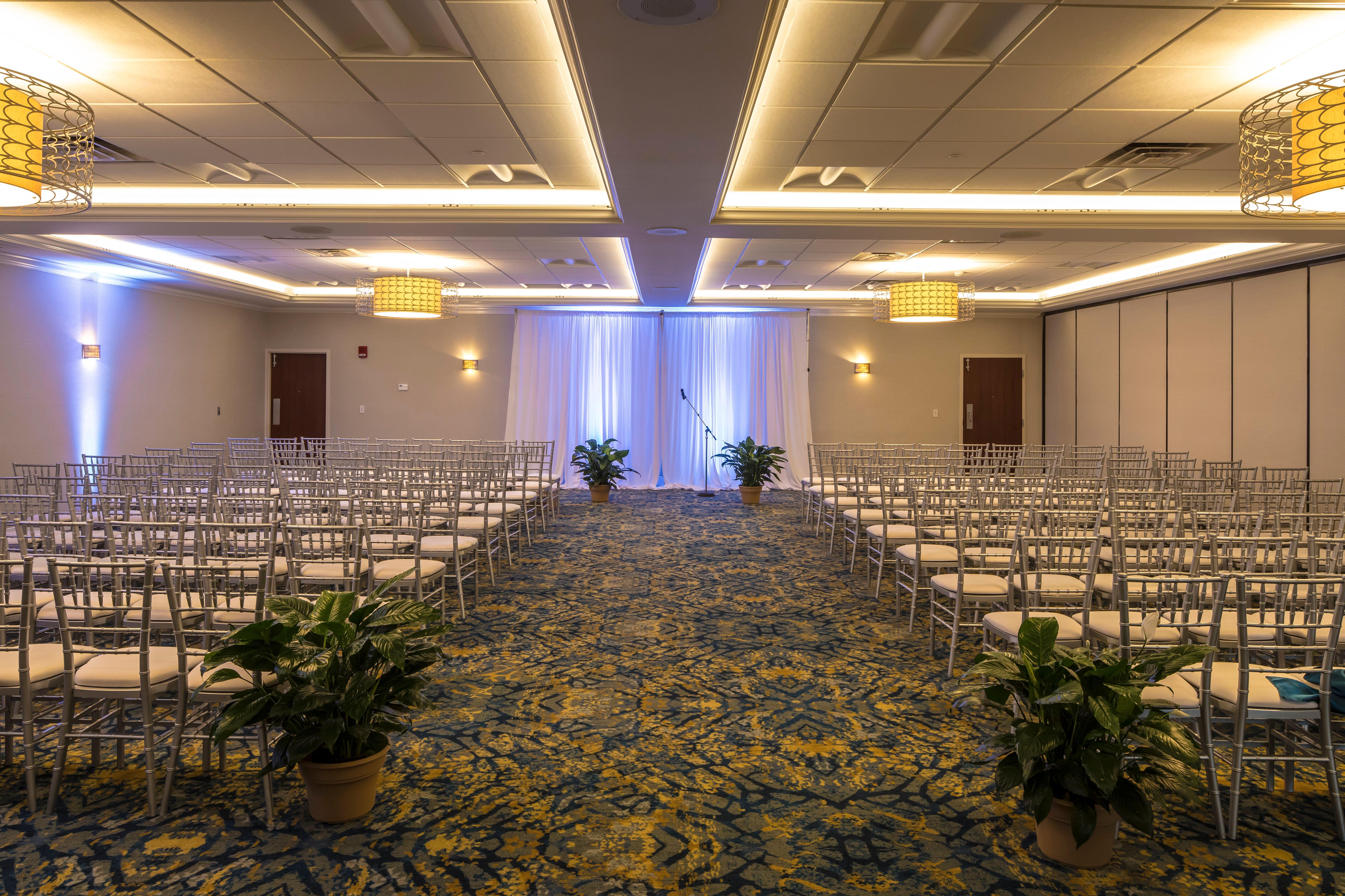 Crowne Plaza Hotel And Suites Pittsburgh South By Ihg Mt. Lebanon Exterior photo